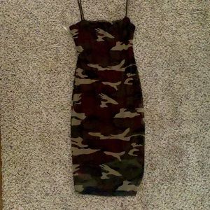 Fashion nova camo print midi body con dress